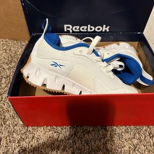 Kids size US 2 Raebok